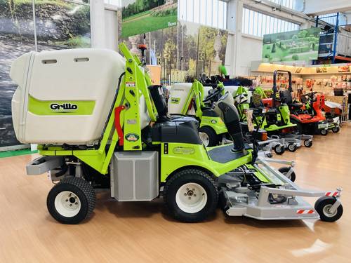 TRATTORINO RASAERBA GRILLO FD 2200 TS con piatto di taglio da 155 cm - USATO