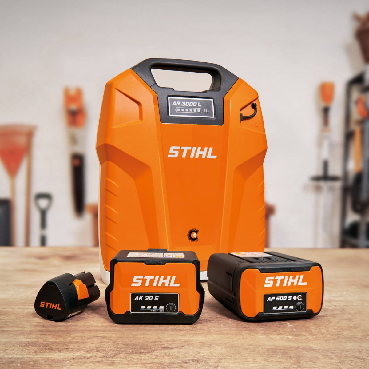 SHOT_06_1B-RANGE-BATTERIES_AND_BACKPACK_BATTERY_Stihl_Battery_Coms_0036.jpg