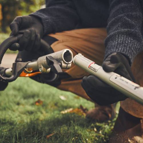 Attrezzo Kombi Stihl decespugliatore con testina FSS-KM